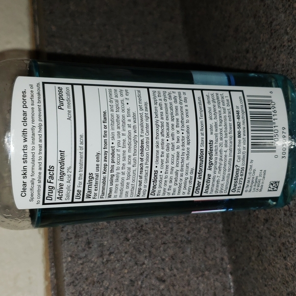 Neutrogena Clear Pore Oil-Eliminating Astringent, 8 OZ - Picture 12 of 13